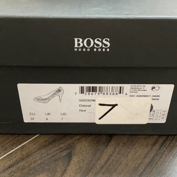 4” Red snake print Hugo Boss peep toes - Picture 4 of 8